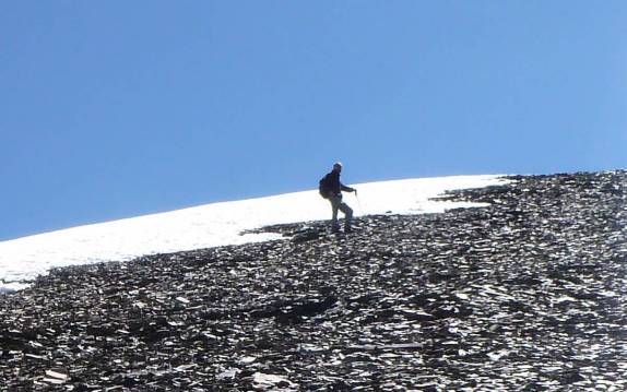 Aproximando-se do pico de montanha na região do Chacaltaya, na Bolívia
